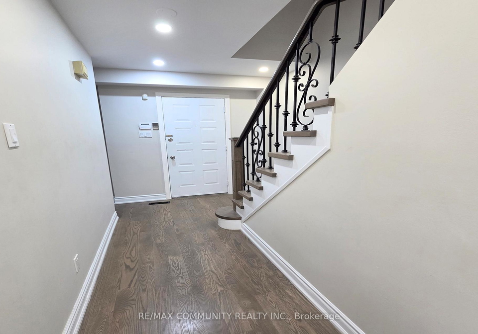 4-fieldside-drive-scarborough-ontario-e12269470