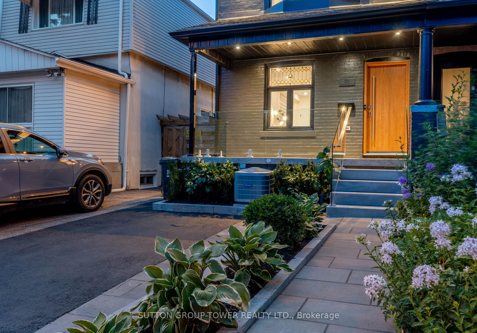 20-strathmore-boulevard-east-york-ontario-e12270699