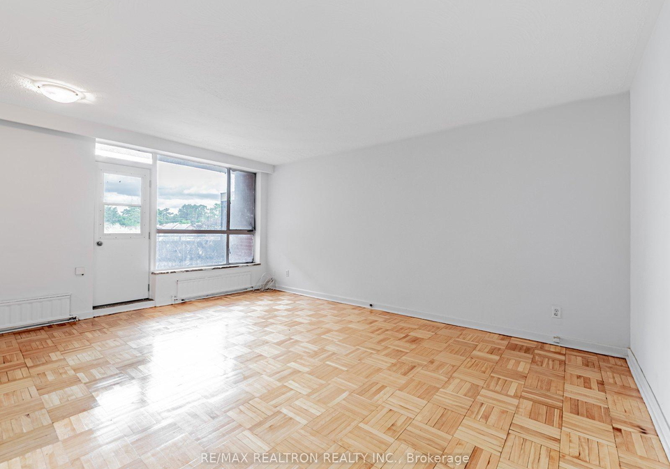 165-cosburn-avenue-east-york-ontario-e12270958