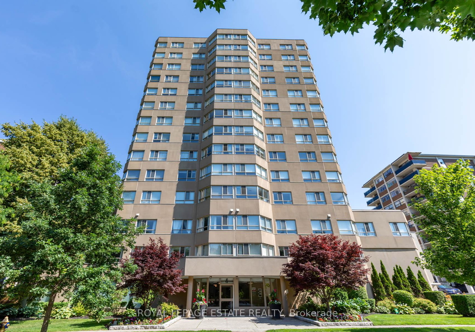 4-park-vista-drive-east-york-ontario-e12271421