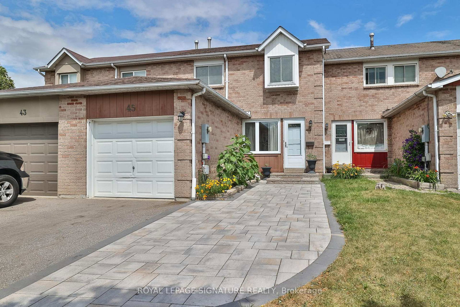 45-tams-drive-ajax-ontario-e12273157