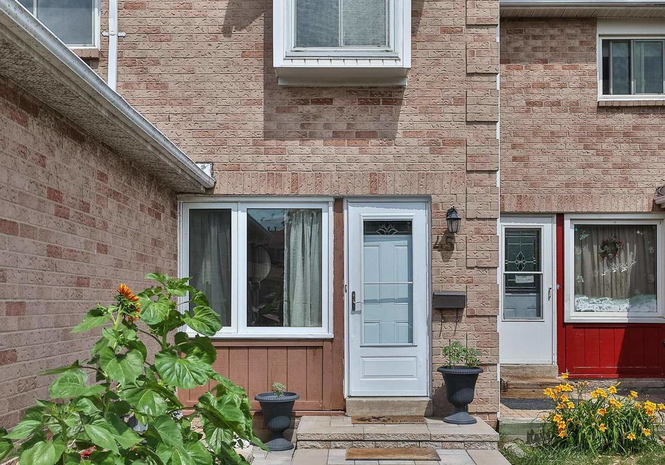 45-tams-drive-ajax-ontario-e12273157