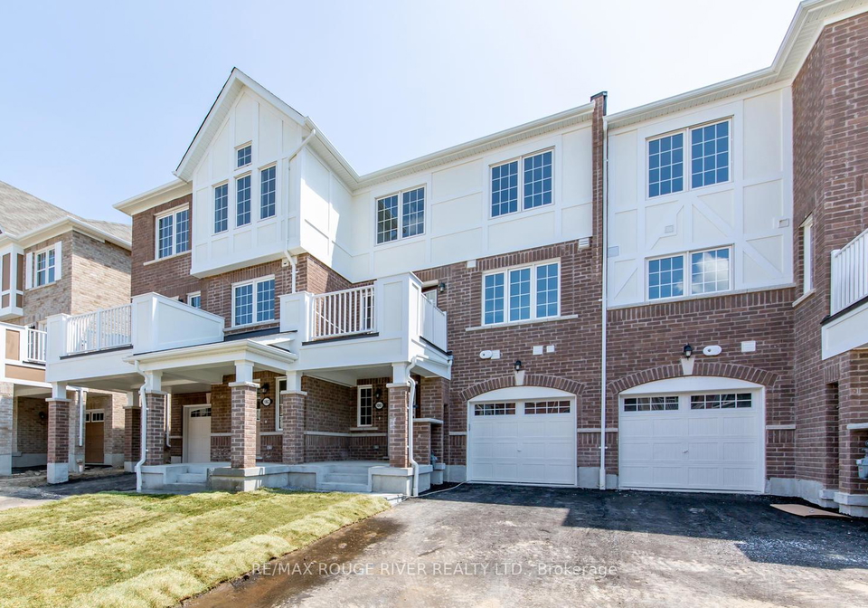 1061-clipper-lane-pickering-ontario-e12273213
