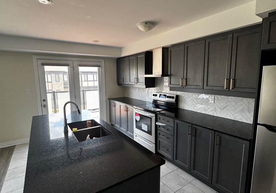 3380-swordbill-street-pickering-ontario-e12273244
