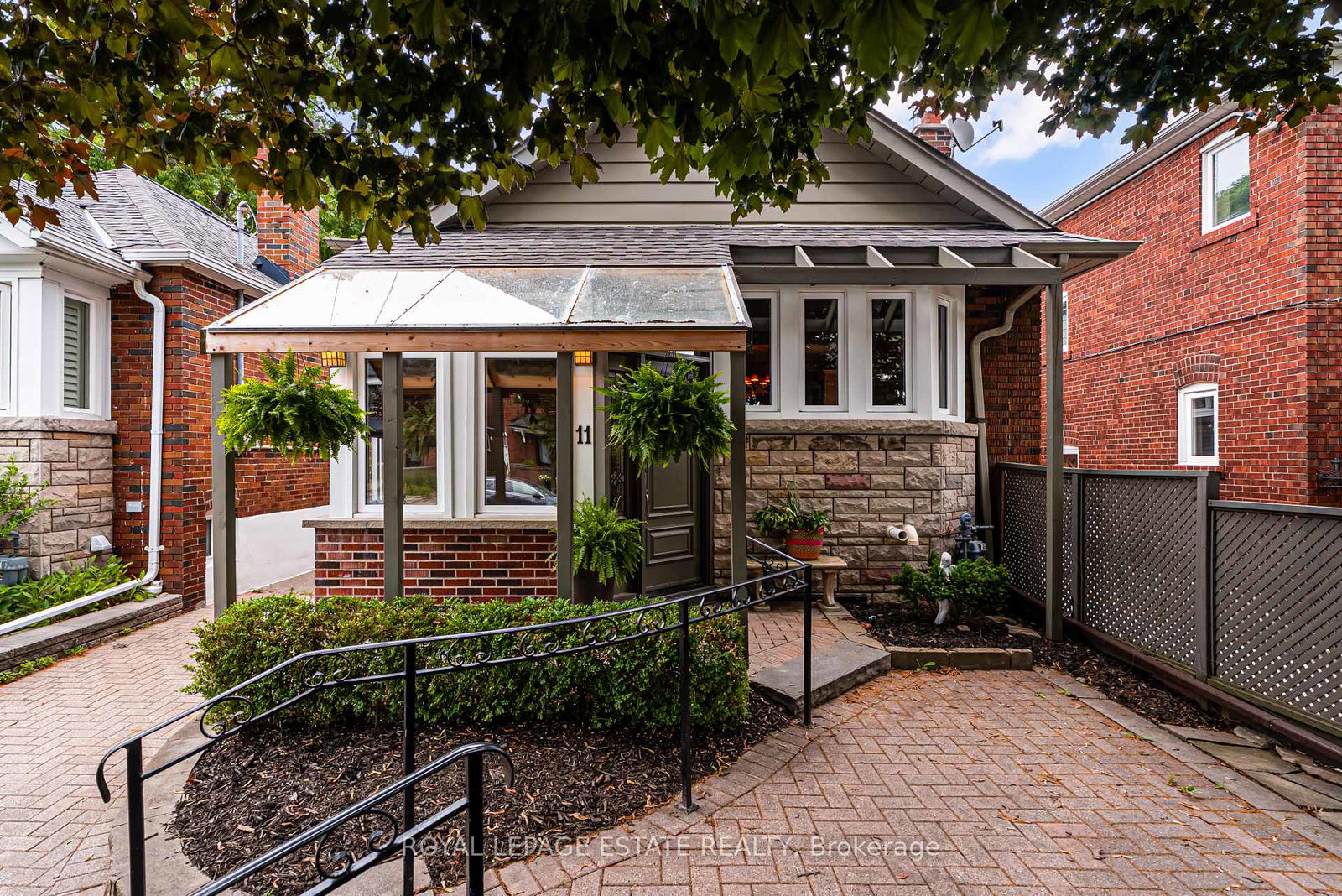 11-lankin-boulevard-east-york-ontario-e12273536