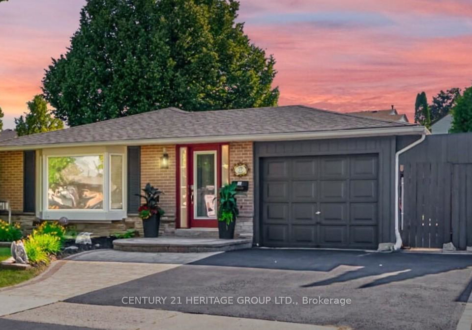 17-cowling-crescent-ajax-ontario-e12275059