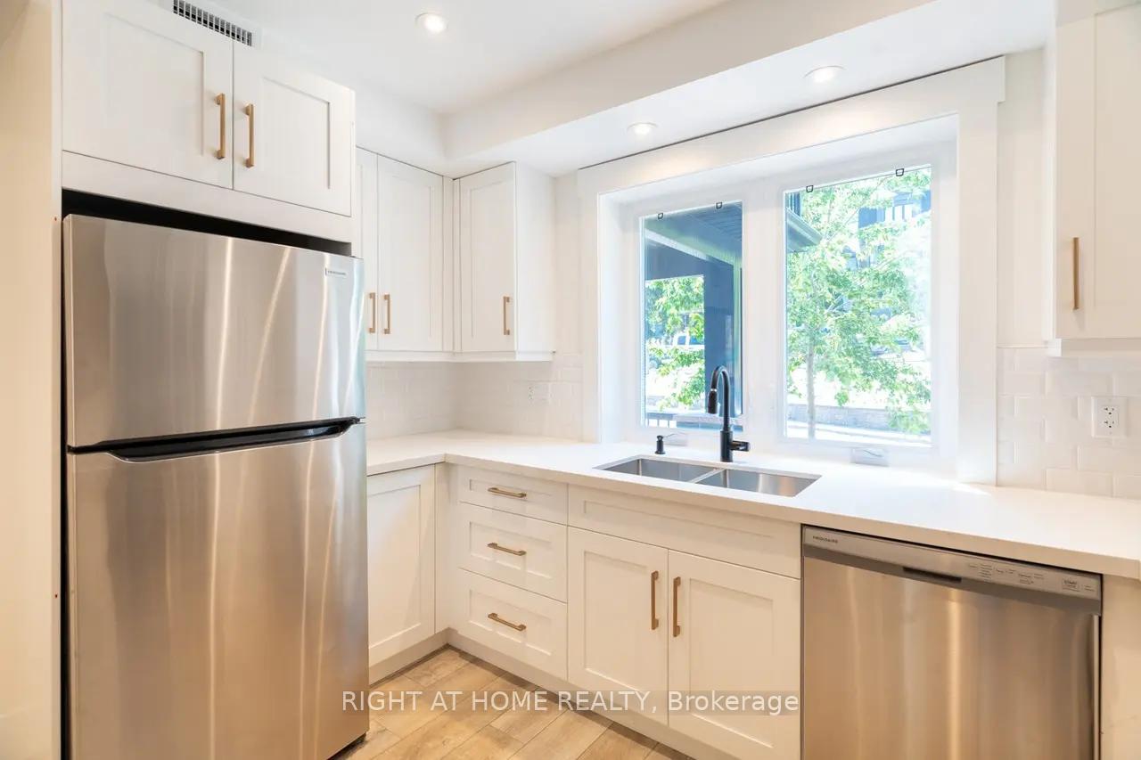 129-kenilworth-avenue-toronto-ontario-e12275109