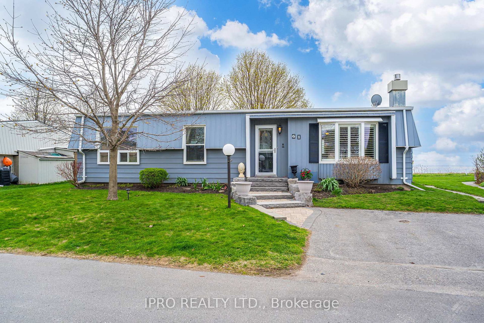 61-bluffs-road-clarington-ontario-e12275650