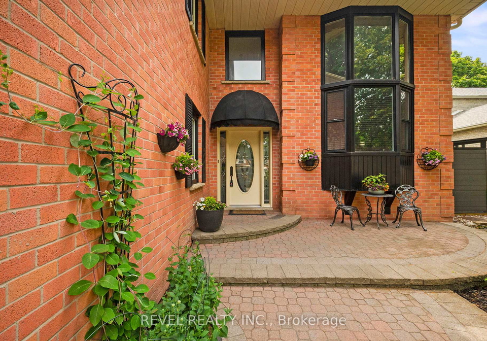 819-ironwood-court-whitby-ontario-e12276058