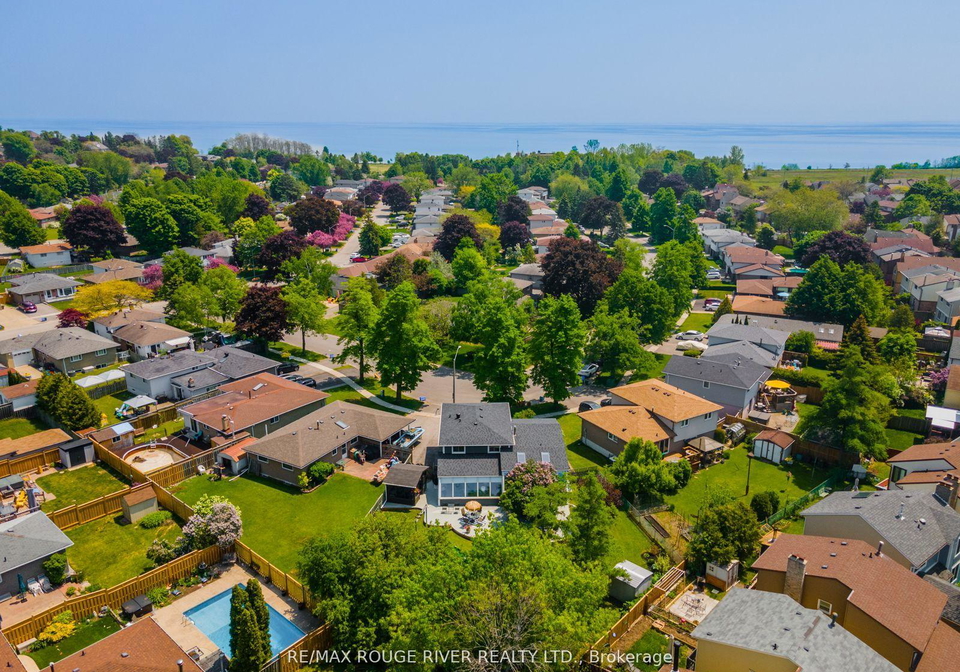 9-cowling-crescent-ajax-ontario-e12276606