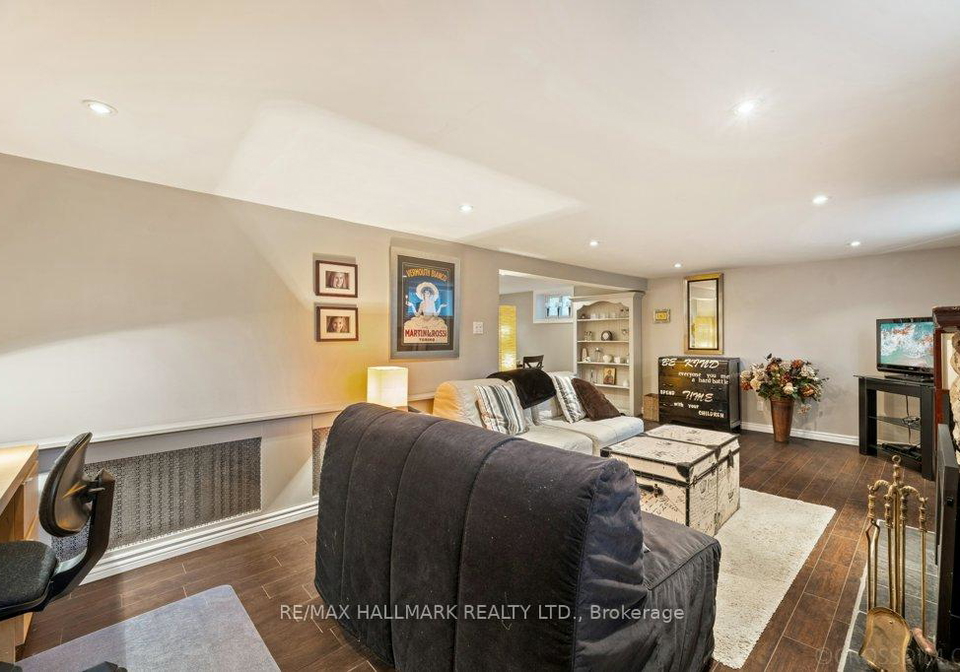 4-four-oaks-gate-east-york-ontario-e12277453