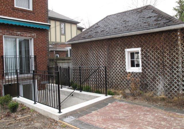 40-thorncliffe-avenue-east-york-ontario-e12277860
