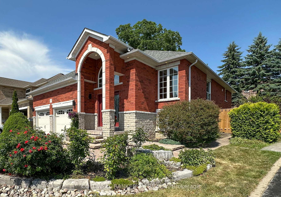 17-maccarl-crescent-whitby-ontario-e12278451