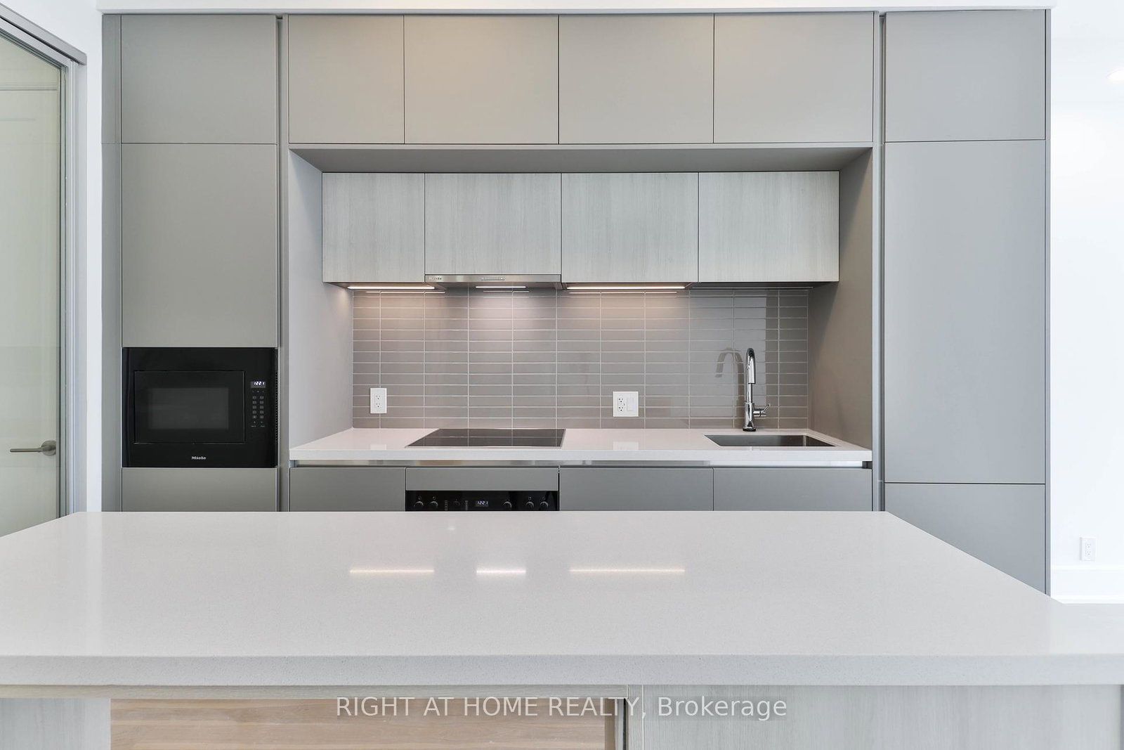 800-broadview-avenue-east-york-ontario-e12279790