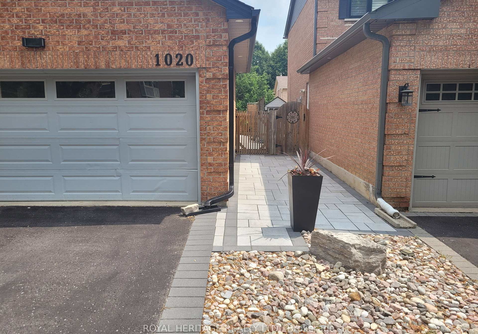 1020-benton-crescent-pickering-ontario-e12280186