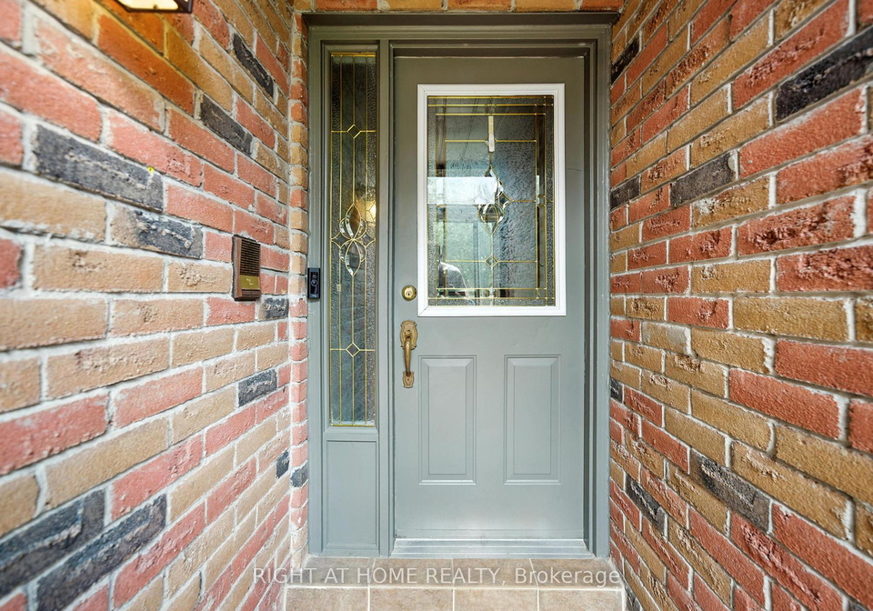 32-horseshoe-drive-whitby-ontario-e12281143