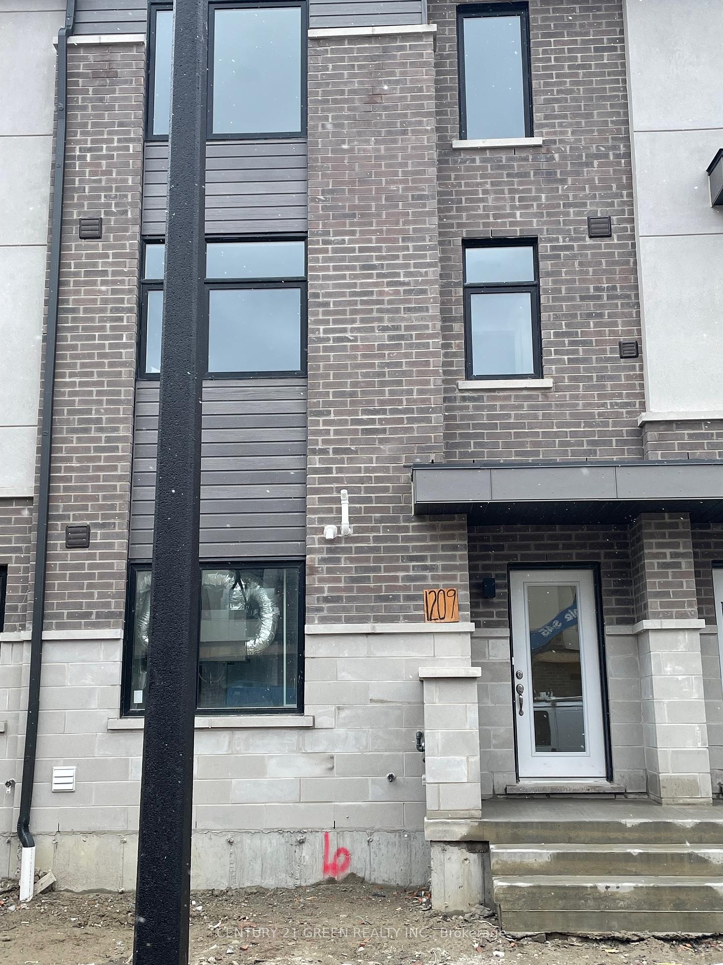 1695-dersan-street-pickering-ontario-e12281839