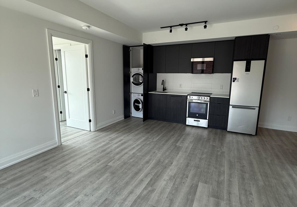2369-danforth-avenue-toronto-ontario-e12282910