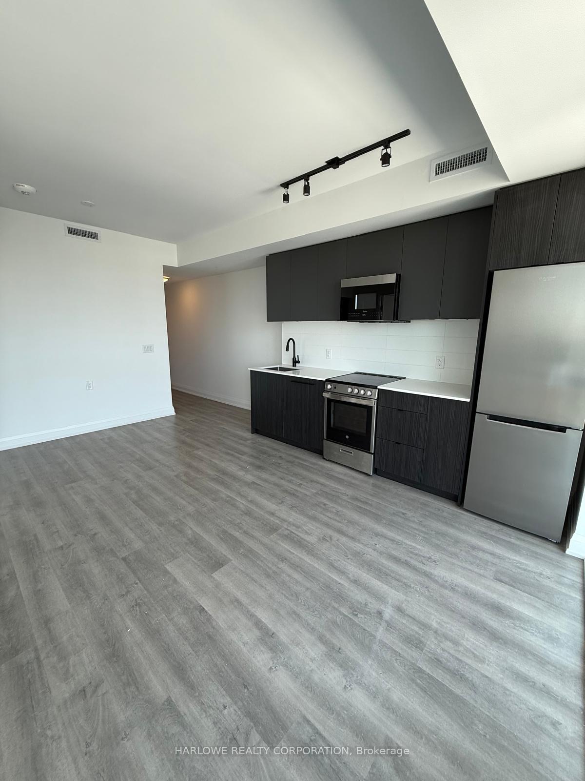 2369-danforth-avenue-toronto-ontario-e12283053