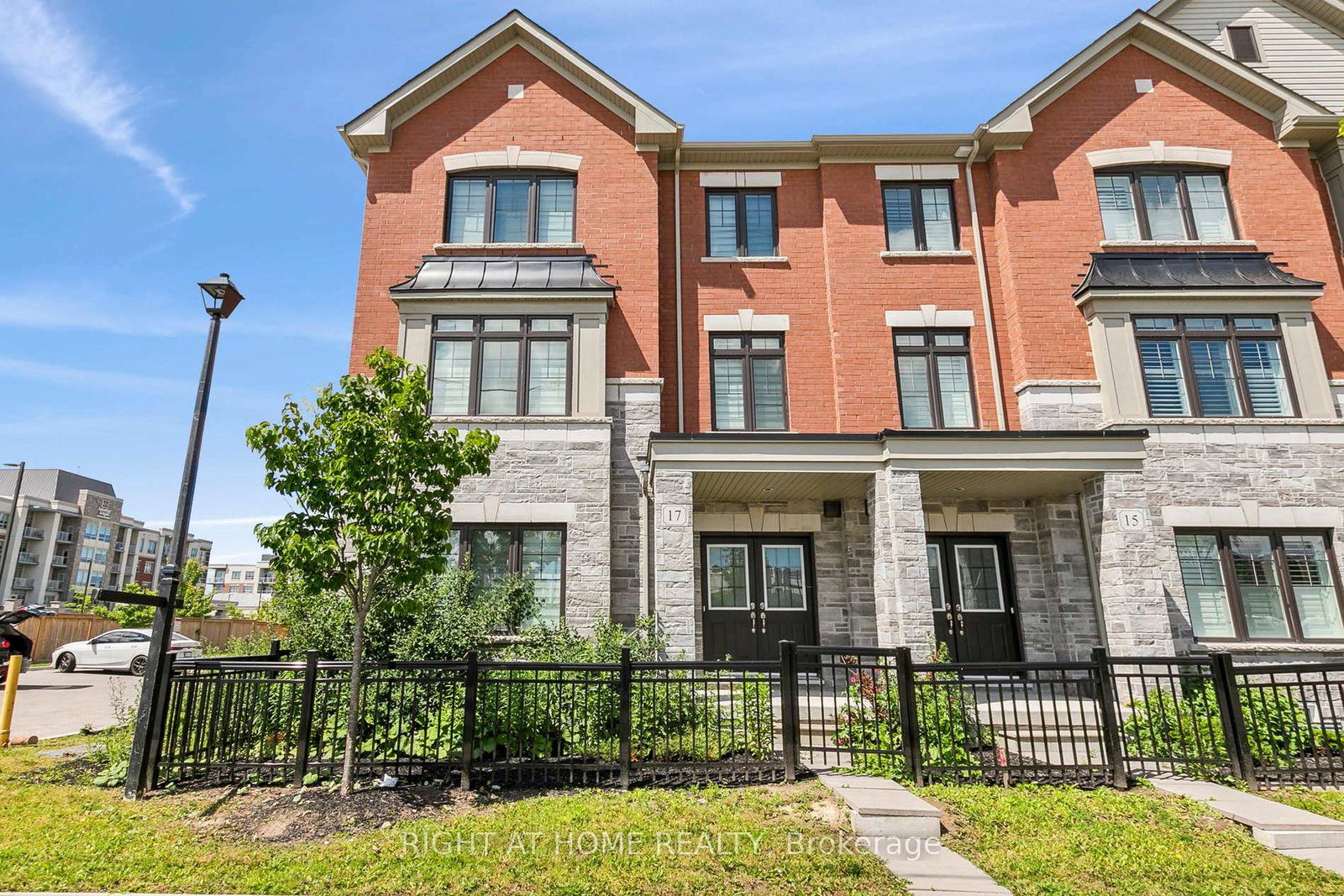 17-wandering-way-whitby-ontario-e12283103