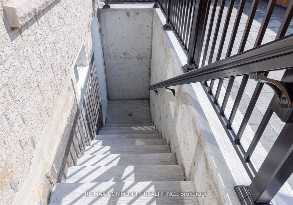 54-mortimer-crescent-e-e-ajax-ontario-e12284212