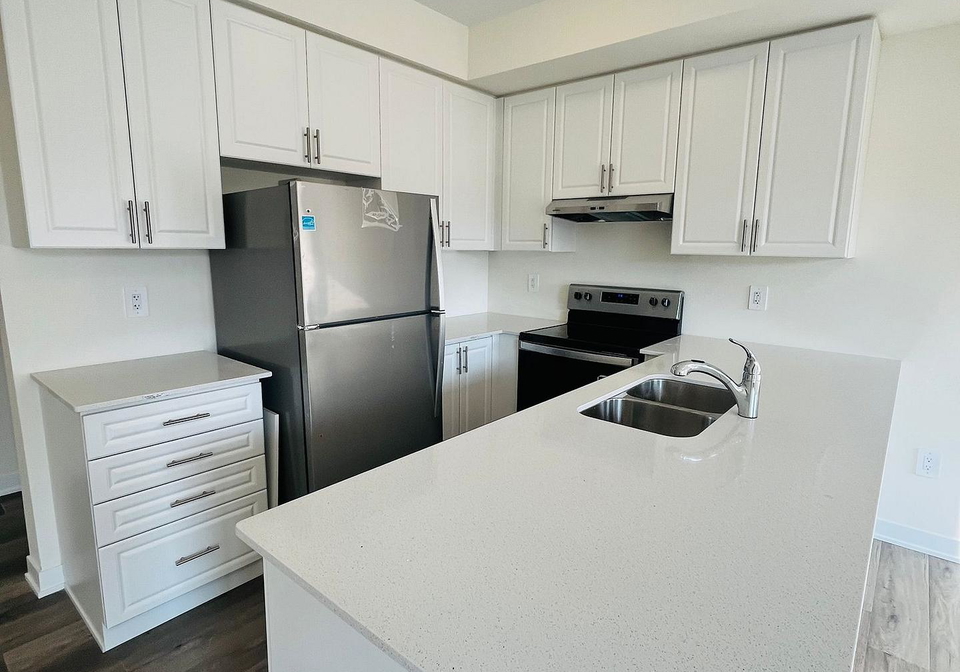 1695-dersan-street-pickering-ontario-e12285472