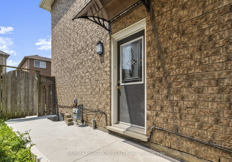 23-hyacinth-crescent-scarborough-ontario-e12286284