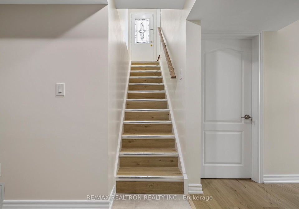 23-hyacinth-crescent-scarborough-ontario-e12286284