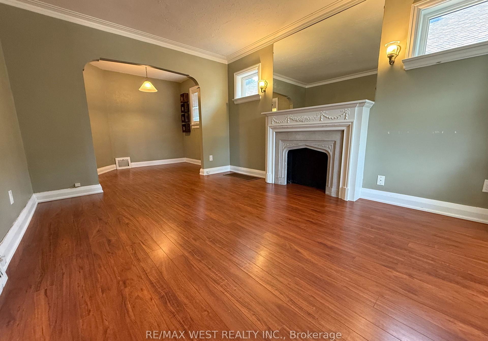 27-frater-avenue-east-york-ontario-e12286413