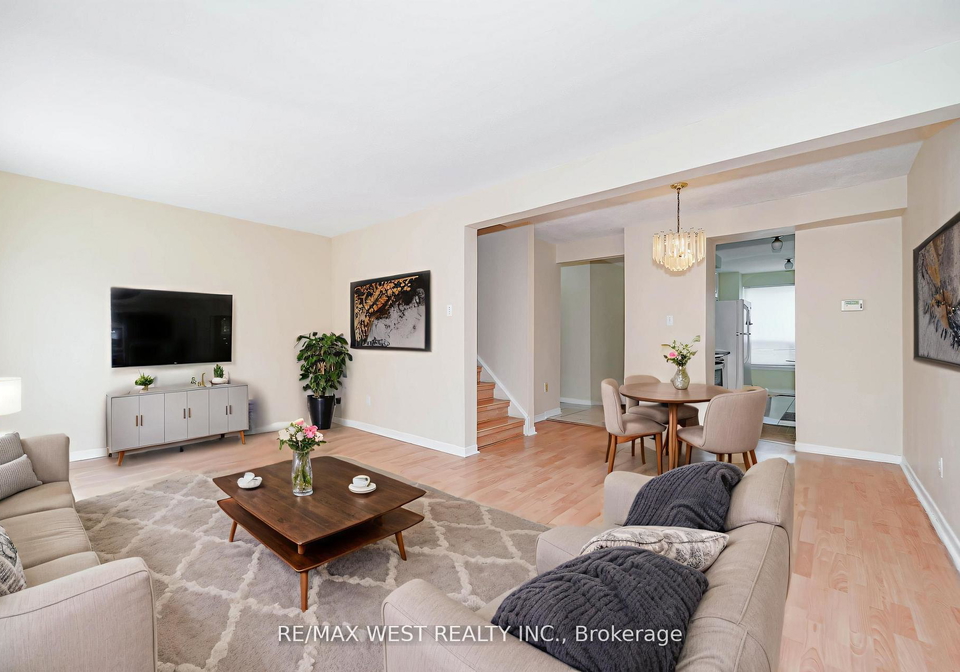 44-chester-le-boulevard-scarborough-ontario-e12286574