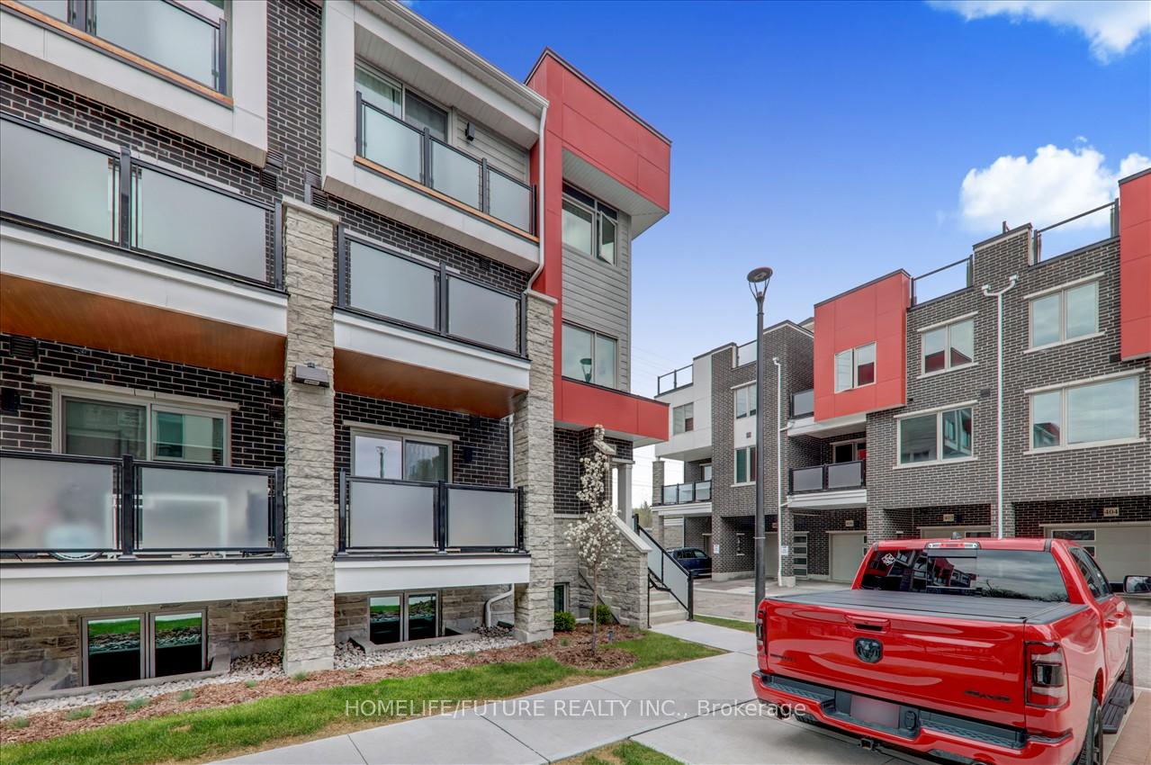 1034-reflection-place-pickering-ontario-e12287179