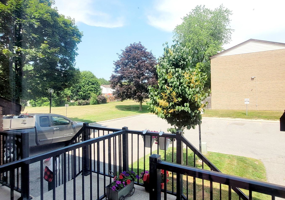 320-blackthorn-street-oshawa-ontario-e12287415