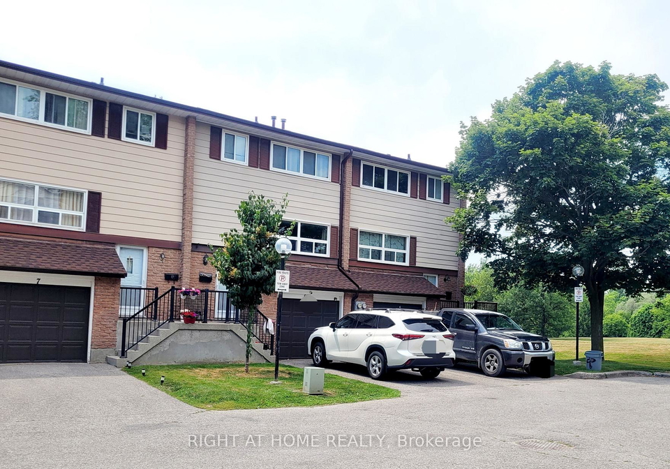 320-blackthorn-street-oshawa-ontario-e12287415