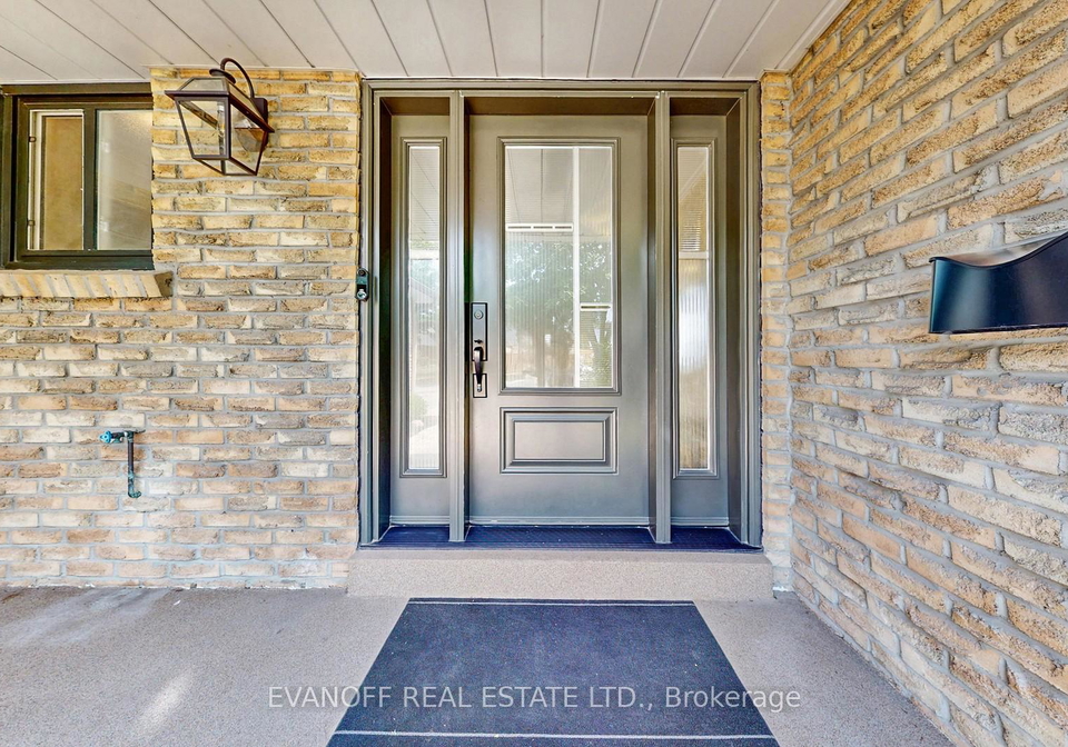 558-edge-lane-pickering-ontario-e12287811