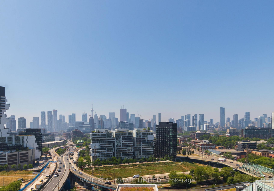 15-baseball-place-toronto-ontario-e12288805