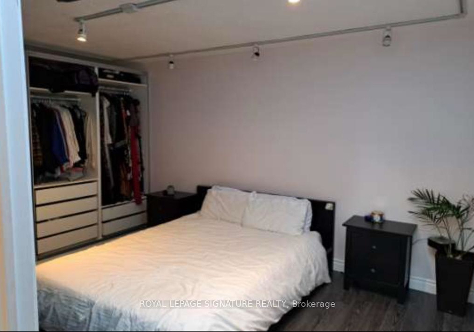 219-danforth-avenue-toronto-ontario-e12288829