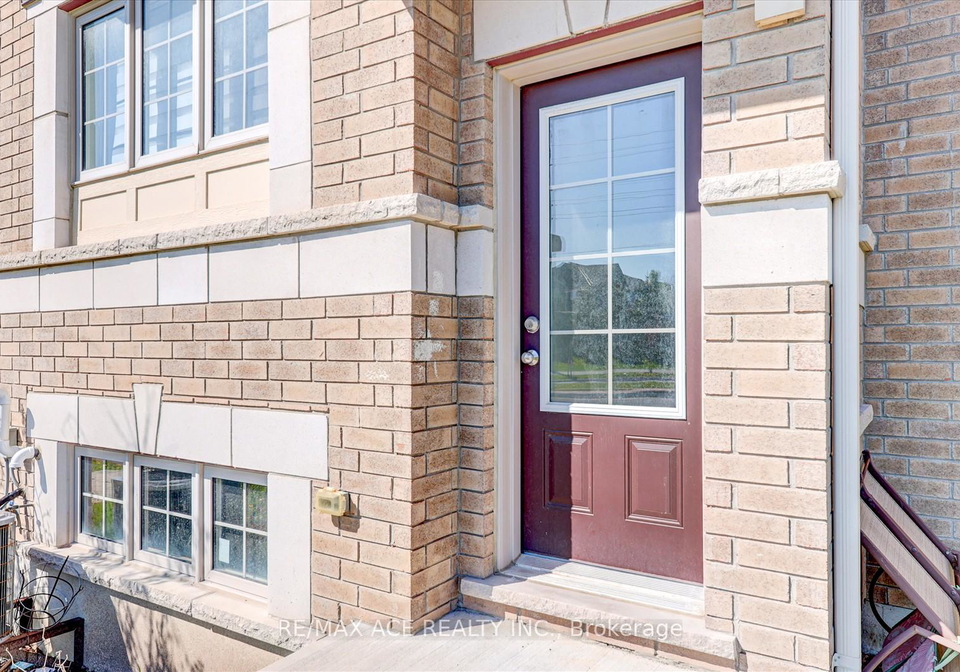 2538-rosedrop-path-oshawa-ontario-e12289723
