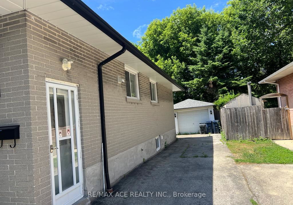 30-oakridge-drive-scarborough-ontario-e12292478