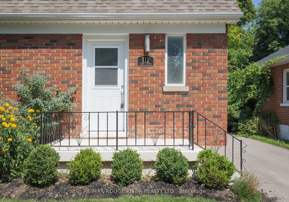 111-oakes-avenue-oshawa-ontario-e12292997