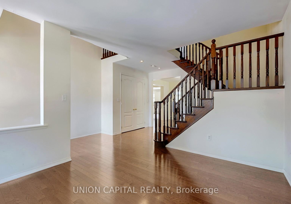 302-montgomery-avenue-whitby-ontario-e12293924
