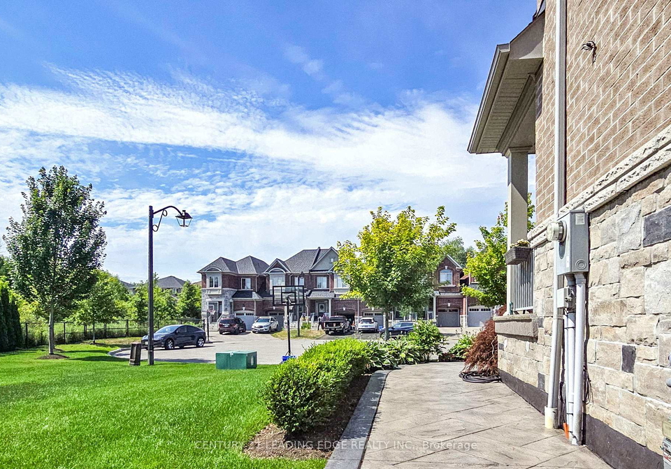293-shadow-place-pickering-ontario-e12297497