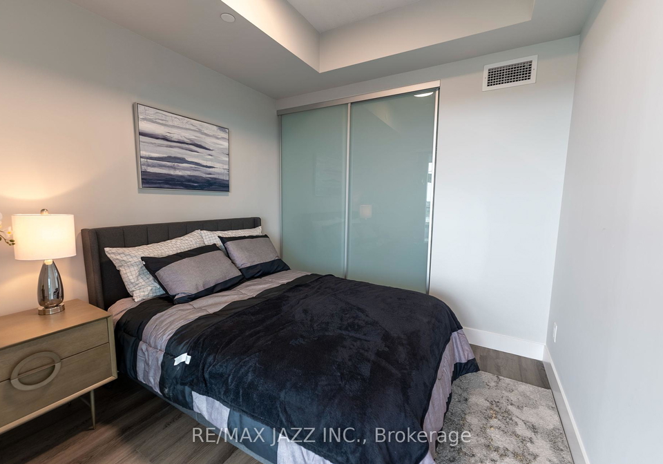 80-bond-street-e-e-oshawa-ontario-e12297693
