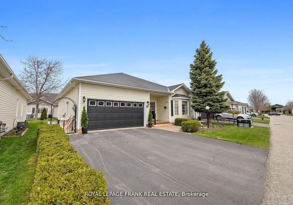 26-kissingbridge-lane-clarington-ontario-e12297703