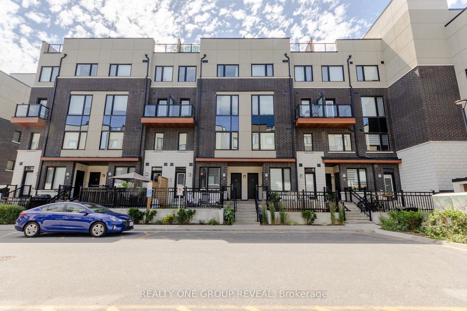 1555-kingston-road-pickering-ontario-e12297806