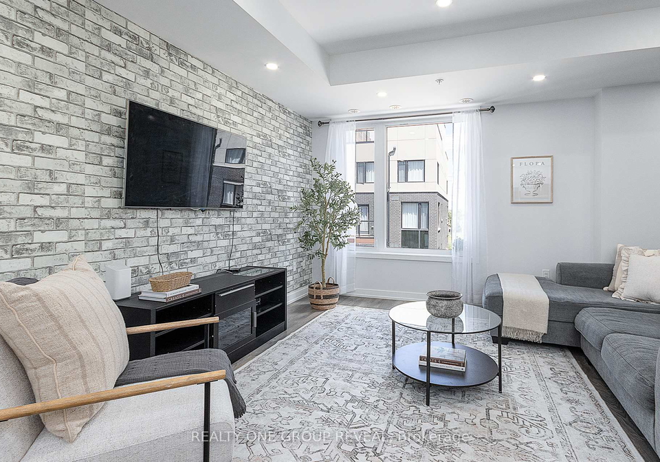 1555-kingston-road-pickering-ontario-e12297806