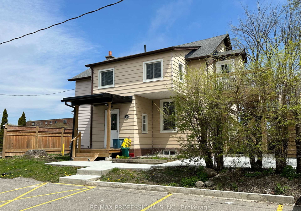 213-pine-street-whitby-ontario-e12298941