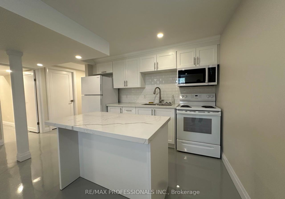 213-pine-street-whitby-ontario-e12298941