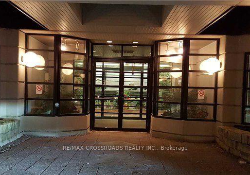 160-alton-towers-circle-scarborough-ontario-e12299109