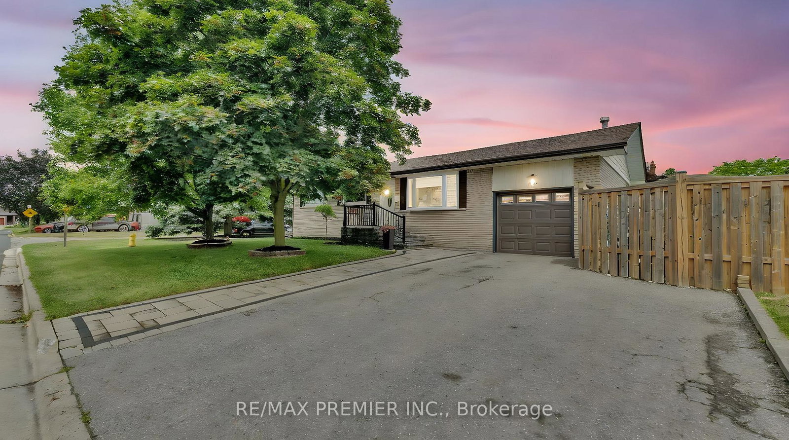 90-cayuga-avenue-oshawa-ontario-e12300412
