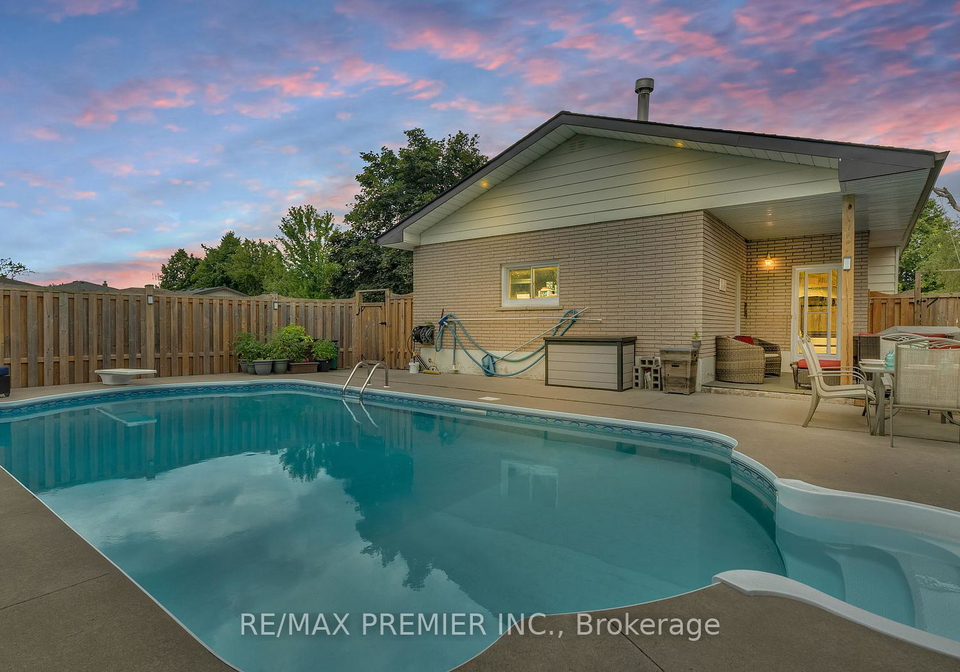 90-cayuga-avenue-oshawa-ontario-e12300412